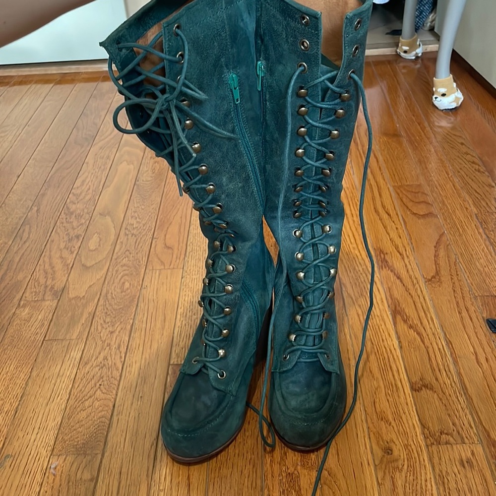 Green Suede Boots with Laces - Jeffrey Campbell Boots for sale 👢💚✨